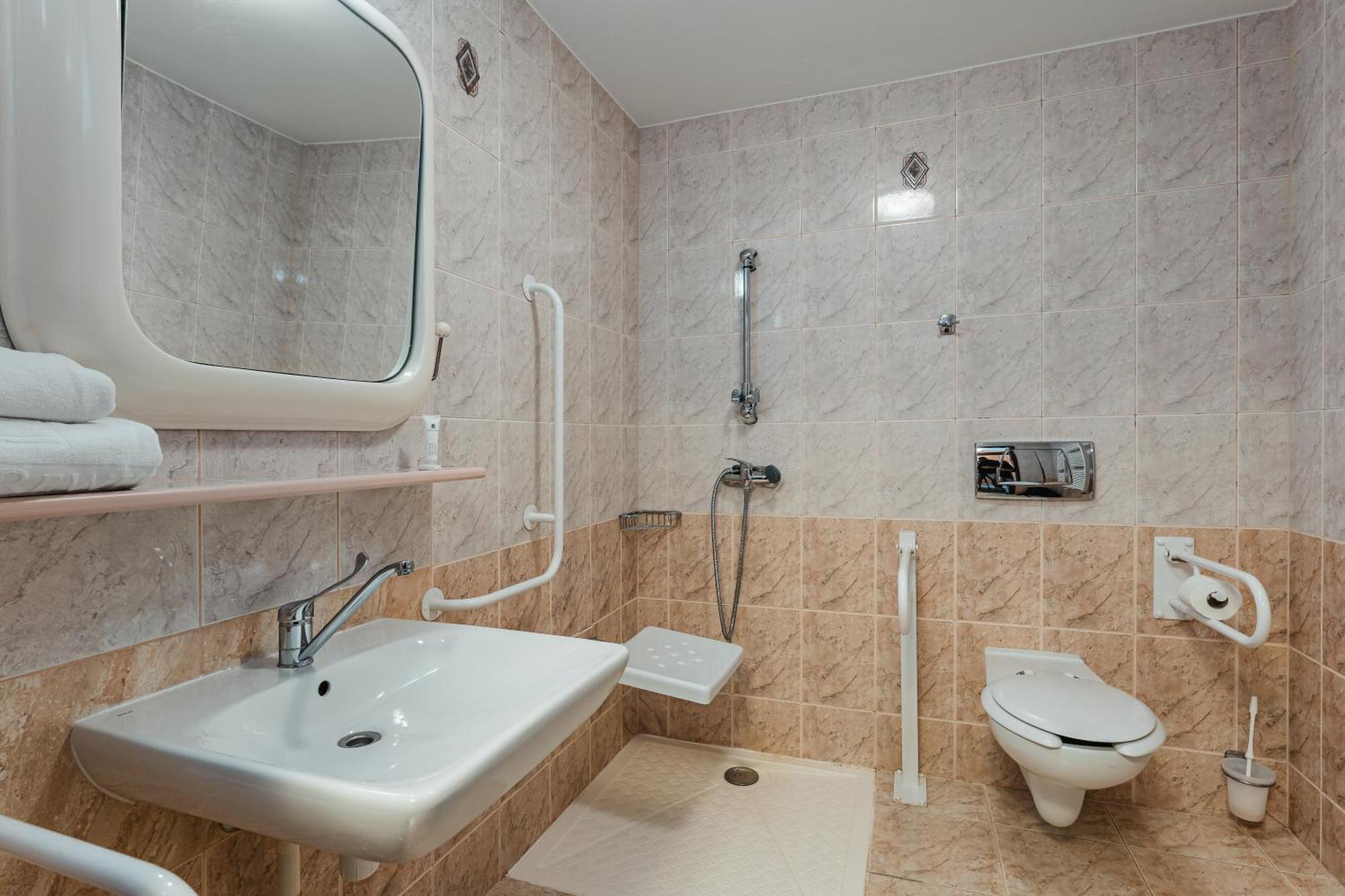 Rewita Rynia Hotel Бялобжеги Екстериор снимка