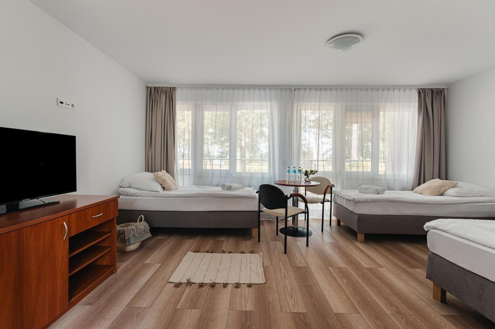 Rewita Rynia Hotel Бялобжеги Екстериор снимка